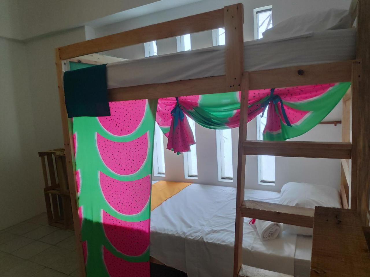 Morenita Linda Hostel Cancún Extérieur photo